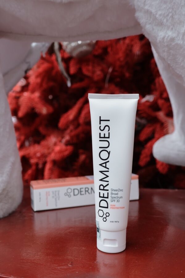 DermaQuest SheerZinc Broad Spectrum SPF 30 – Kem chống nắng vật lý phổ rộng chứa Peptide – 56.7 ml