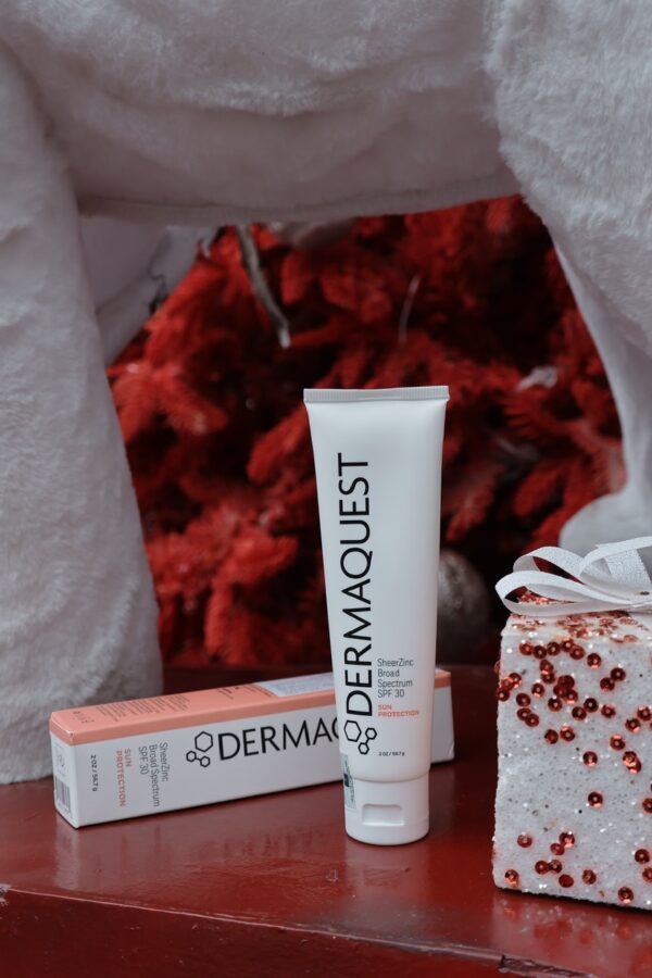 DermaQuest SheerZinc Broad Spectrum SPF 30 – Kem chống nắng vật lý phổ rộng chứa Peptide – 56.7 ml